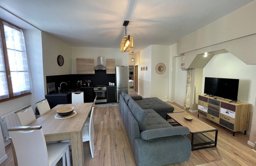 Beaulieu-sur-Dordogne House | Two vacation homes on the property