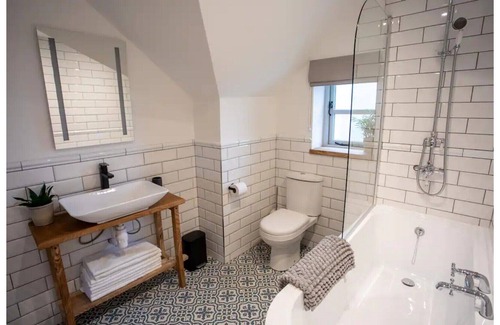 Bwlch Cottage | Ty Carreg cottage, Bwlch, Brecon
