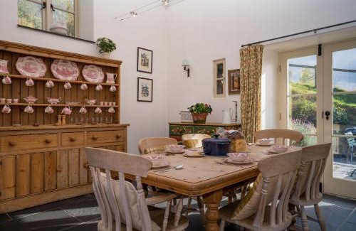 Eglwysbach House | Ty Cerrig