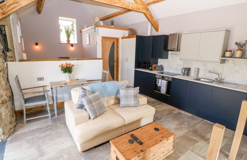 Rhyd-y-clafdy Cottage | TY COCH, pet friendly, character holiday cottage in Trefor