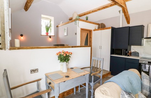 Rhyd-y-clafdy Cottage | TY COCH, pet friendly, character holiday cottage in Trefor
