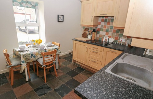 Llantwit Major Cottage | TY COETS, MORFA FARM, pet friendly in Llantwit Major
