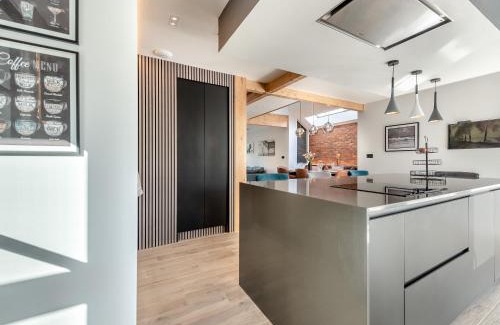 St. Florence House | Ty Cyfoes