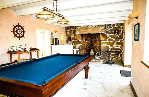 Trebeurden House | Ty goas treiz · Ty Goas Treiz Pool and view
