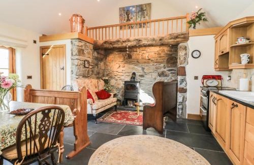 Penrhyndeudraeth House | Ty Hir