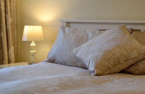 Dwyran House | Ty Main Cottage