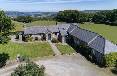 Eglwysbach House | Ty Newydd