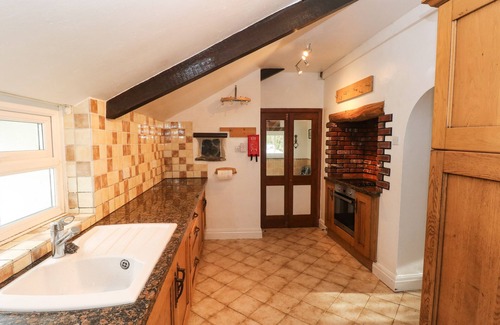 Llanpumsaint Cottage | TY NEWYDD, pet friendly, character holiday cottage in Carmarthen