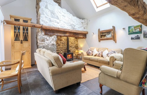 Dolgellau Cottage | TY NEWYDD UCHAF, pet friendly, character holiday cottage in Dolgellau