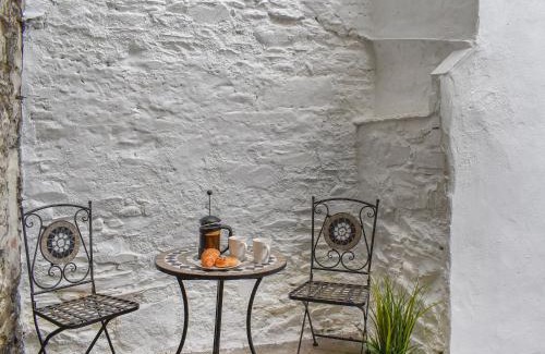Bala House | Ty Ni