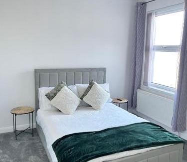 Milford Haven House | Ty Noah- Newly Refurbished Home In The Heart Of Pembrokeshire