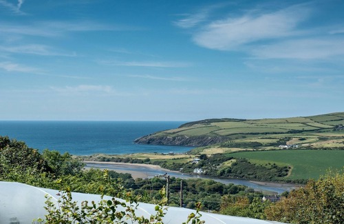 Newport Cottage | Ty Pren, Newport - Two Bedroom Cottage, Sleeps 4
