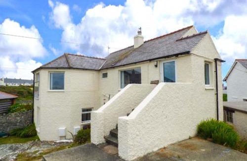 Trearddur Bay Apartment | Ty'r Enfys Bach - Upper