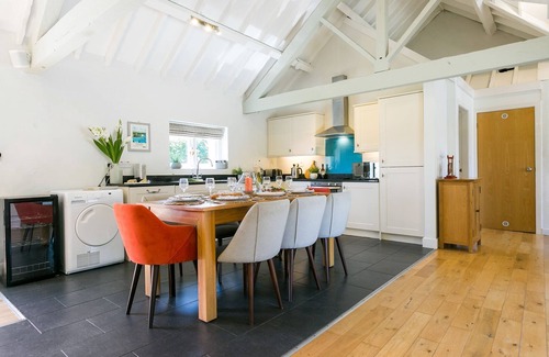 Newborough Cottage | Ty Siam - sleeps 8 guests in 4 bedrooms