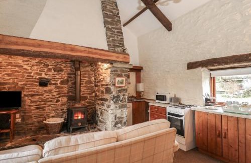 Llanybydder House | Ty Tarw