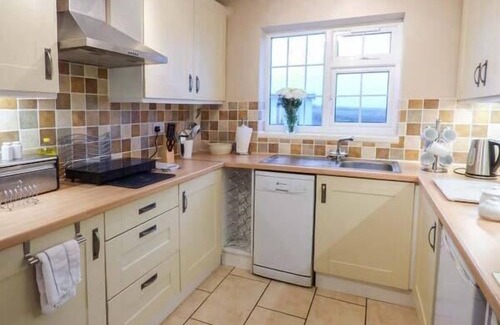 Rhoscolyn House | Ty Woods Cottage, RHOSCOLYN