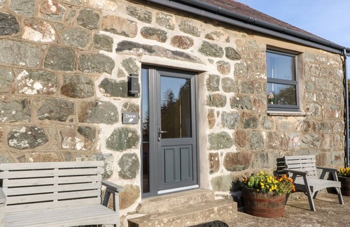 Llanystumdwy Cottage | TYDDYN SIANEL - DERW, romantic, country holiday cottage in Criccieth
