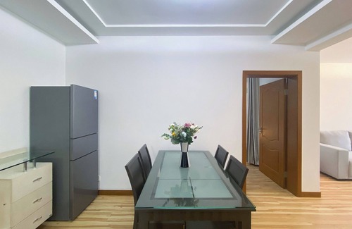 Changning Apartment | Tyms 2BR Apt WeiningRD Near CESIS Line2