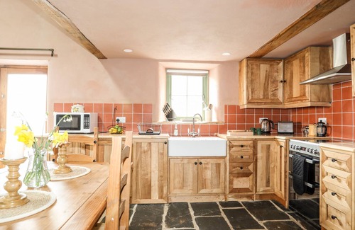 Penrhyndeudraeth Cottage | Tyn Llwyn Cornel Eco Barn