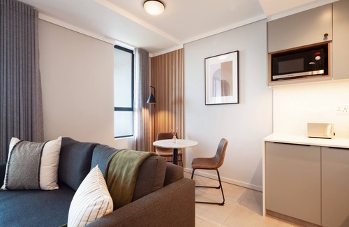 Umhlanga Ridge Apartment | Tyne Aparthotel l Steam Room l Pool