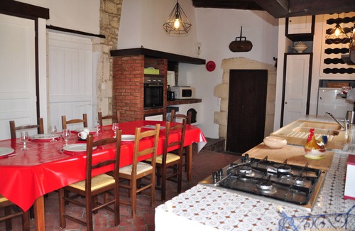 La Tremblade House | Typical Charentais house, 10 minutes from the sea, market and cycle path.