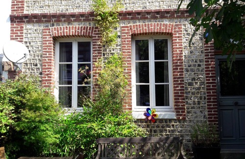 Yport Cottage | Typical house 400 m from the beach wifi sauna garden furniture barbecue