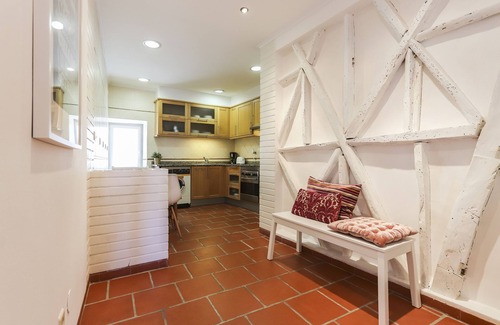 Sao Cristovao e Sao Lourenco Apartment | Typical Mouraria by Homing