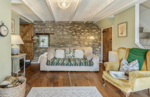 Fishguard House | Tyr Wennol