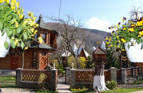 Yaremche Hotel | U Yaroslava Hotel