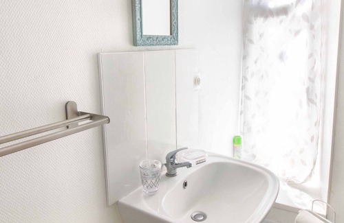 Cherbourg-en-Cotentin Apartment | U2 Studio Équipé Proche Naval Group - Netflix