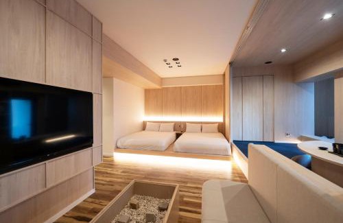 Naniwa Hotel | UH Suite Namba Station