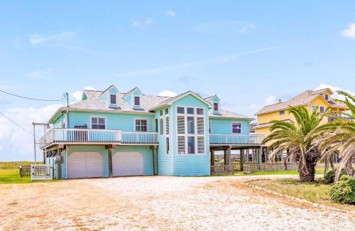 Surfside Beach House | Ultimate Beachfront Beach Access Fenced Yard