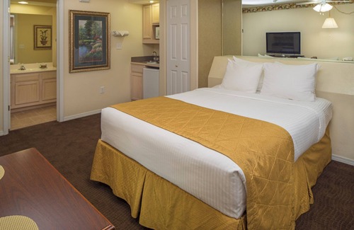 Table Rock Hotel | Ultimate Adventure in Missouri! Free Parking, Close to Table Rock State Park