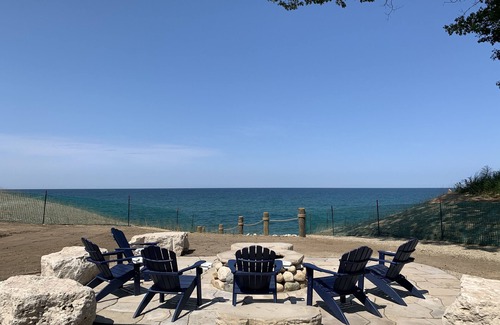 South Haven Cottage | Ultimate Lakefront Retreat with Private beach and Kayak Launch in South Haven!