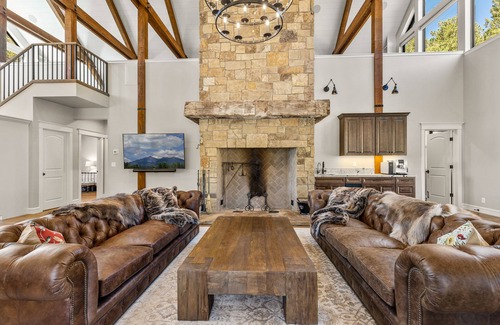 Flagstaff Ski Chalet | Ultimate Private Mountain Getaway - Off the Grid Chalet!