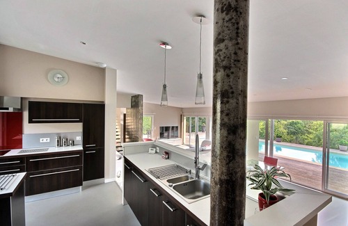 Cosnac Villa | Ultra-contemporary house in a quiet area with pool close to touristic sites