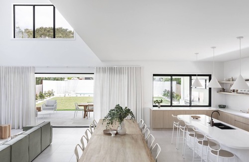 Werri Beach House | Uma on Werri, Gerringong - Heated pool/spa, beachfront, luxury, aircon, playroom