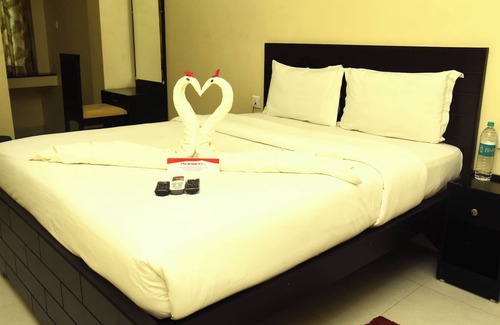 Mayiladuthurai Hotel | Uma Residency