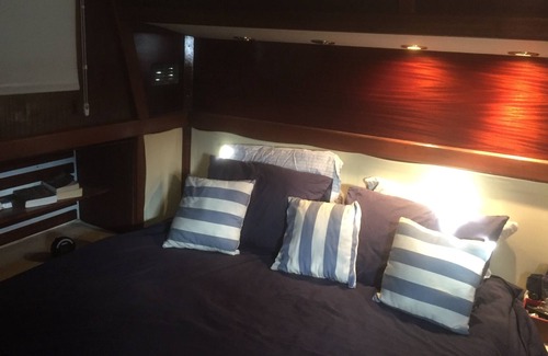 Cannes Old Town Boat Rental | un Bateau Authentique en Plein Centre Ville