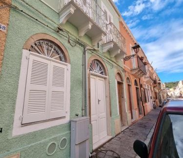 Carloforte Apartment | Un gioiello tra mare e carruggi