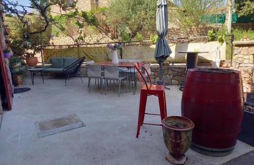 Claret Bed & Breakfast | Un nid entre vignes et pierres "Pic St Loup" Claret