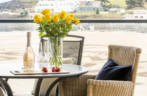 Bigbury-on-Sea Apartment | Unbeatable views! 2 bed apartment, Burgh Island on the beach!
