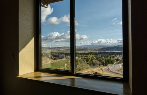 Park City Condo | Unbeatable views from totally renovated studio by RedAwning - Save 20% on 7+ Nights!