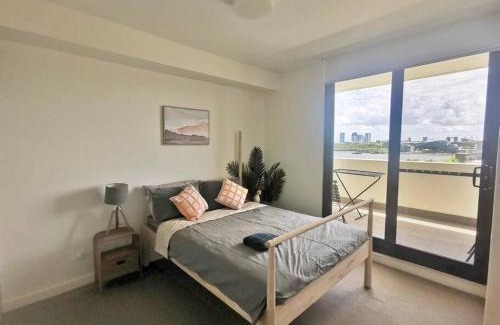 Wentworth Point Apartment | Unbeatable Water View