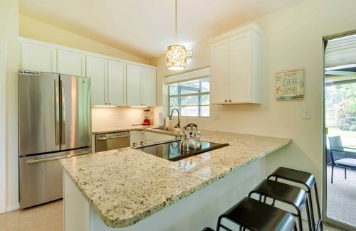 South Bradenton House | 'Uncle Louie's' Gulf Coast Gem w/Outdoor Oasis