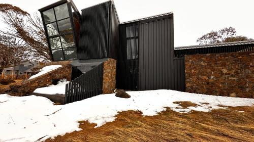 Dinner Plain Ski Chalet | Under the Moonlight