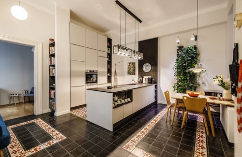 Belso-Ferencvaros Apartment | Under the plane trees