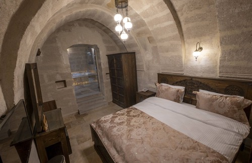 Cavusin Hotel | Underground Cave Suites