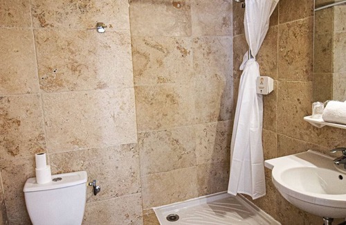 Six-Fours-les-Plages Hotel | Unforgettable Stay in Six Fours Les Plages! Pets are Welcome Here!