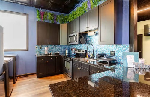 Knoxville House | Unique 2-BR Apartment Downtown North Knoxville with Free Parking